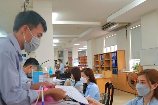 TP. Hồ Chí Minh: Giảm ít nhất 4% cán bộ mỗi năm, hỗ trợ chuyển đổi việc làm