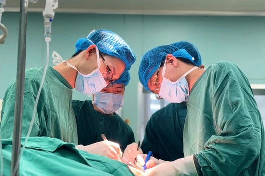 Nữ sinh 9x phát hiện ung thư vú hiếm gặp từ khối u gồ nhẹ