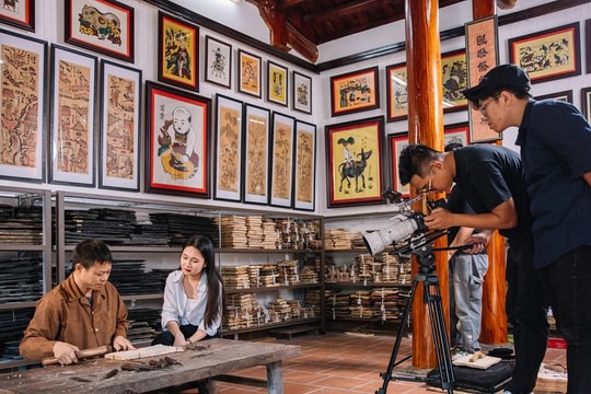 Người trẻ giữ văn hóa trong thời đại số