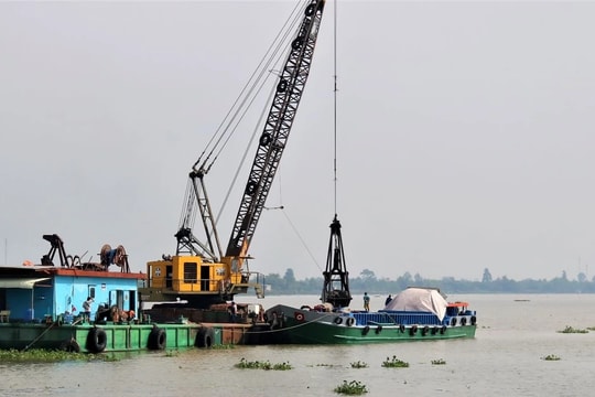 Thanh tra Chính phủ đề nghị Vĩnh Long làm rõ 38 mỏ cát không qua đấu giá, chuyển hai dự án sang Bộ Công an