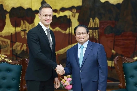 Thủ tướng Phạm Minh Chính tiếp Bộ trưởng Ngoại giao và Kinh tế đối ngoại Hungary