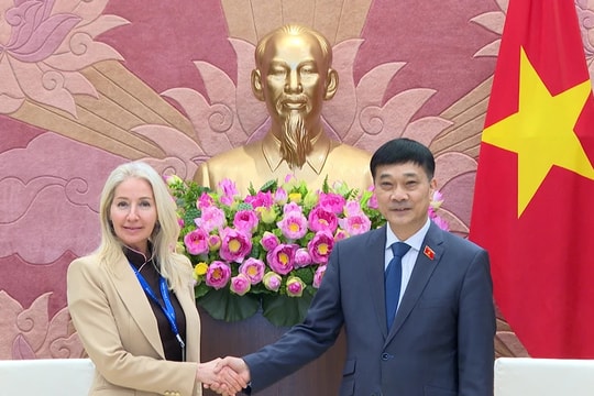 Phó Chủ tịch Quốc hội Vũ Hồng Thanh tiếp lãnh đạo Tập đoàn Ford Motor