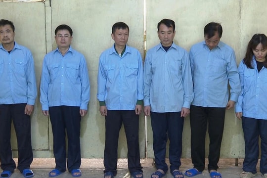 Hà Nội: Bắt nhóm cán bộ quận, phường nhận hối lộ để 'bảo kê' cho công trình xây dựng 