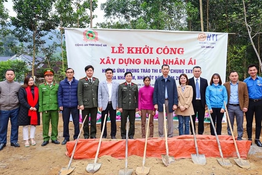 Công an Nghệ An hỗ trợ kinh phí xây dựng nhà nhân ái tặng 3 hộ gia đình