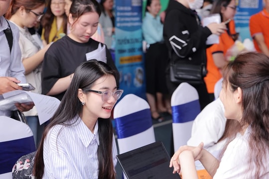 Gần 6.900 việc làm trên nhiều lĩnh vực tại ngày hội việc làm HUTECH