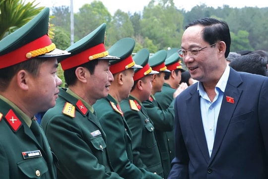 Phó Chủ tịch Quốc hội, Thượng tướng Trần Quang Phương thăm, làm việc với Tỉnh ủy Điện Biên