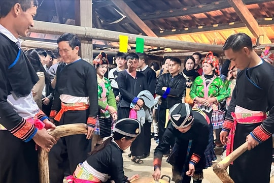 Trải nghiệm văn hóa truyền thống dân tộc Mông xứ Nghệ tại Hà Nội