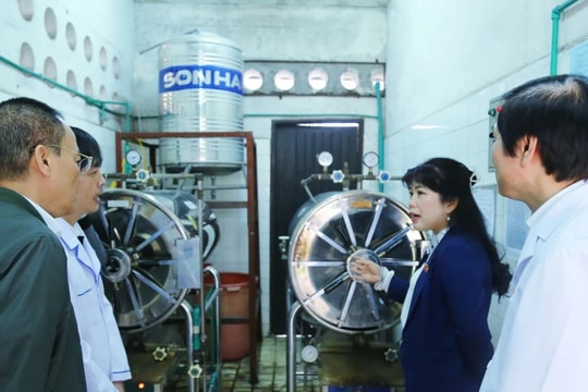 Đoàn ĐBQH tỉnh Quảng Ninh giám sát về bảo vệ môi trường tại TP. Uông Bí và thị xã Quảng Yên