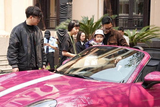 Triển lãm xe Porsche tại Bảo Tàng Mỹ Thuật Việt Nam: Những mẫu xe đa dạng chinh phục giới đam mê ô tô