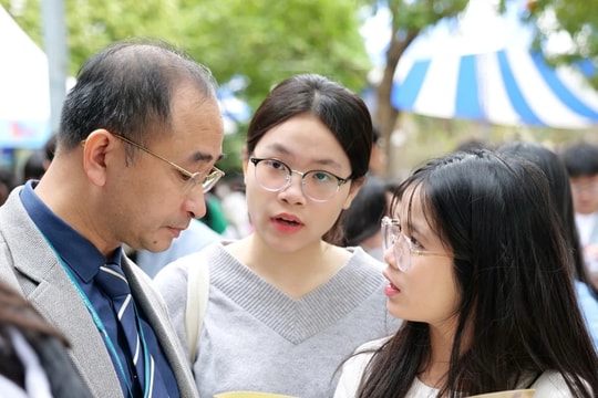 Sự kiện giáo dục nổi bật tuần qua: Bỏ xét tuyển sớm, ngành giáo dục sửa 3 Luật, hoàn thiện cơ chế chính sách cho ngành khoa học công nghệ...