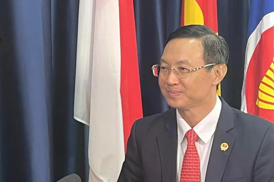 Singaporean PM's visit to Vietnam essential to realise comprehensive strategic partnership: Ambassador