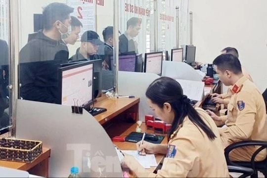 Từ 26.3, Cục Cảnh sát giao thông chính thức vận hành trang thông tin dịch vụ công cấp, đổi giấy phép lái xe