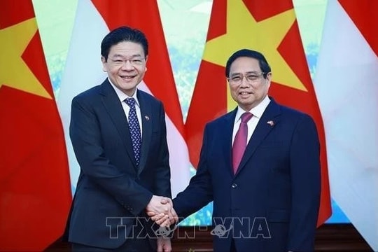 Thủ tướng Phạm Minh Chính hội đàm với Thủ tướng Singapore Lawrence Wong