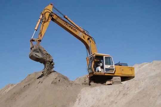 Bình Thuận: Công ty TNHH Xây dựng Thương mại Việt Phú vi phạm hàng loạt trong khai thác khoáng sản