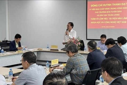 Nâng cao nhận thức toàn xã hội về đột phá phát triển khoa học, công nghệ