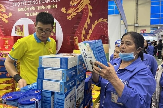 Khơi dậy tinh thần yêu nước của người lao động trong sử dụng hàng Việt 