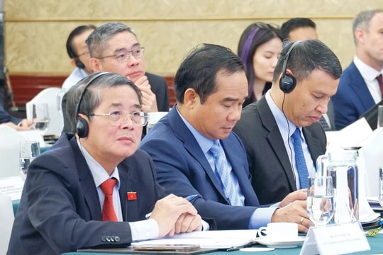 Phó Chủ tịch Quốc hội Nguyễn Đức Hải dự Hội nghị xây dựng trung tâm tài chính tại Việt Nam