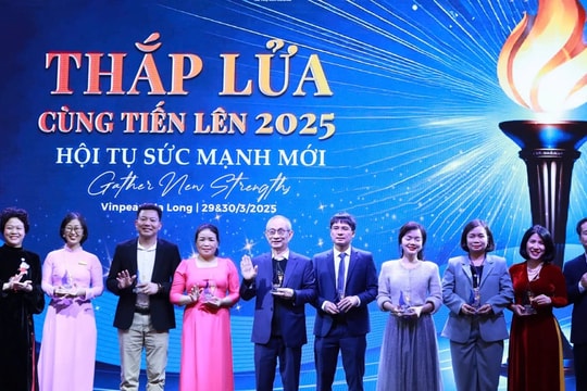 Khai mạc hội thảo “Thắp lửa cùng tiến lên 2025”: Hội tụ sức mạnh mới