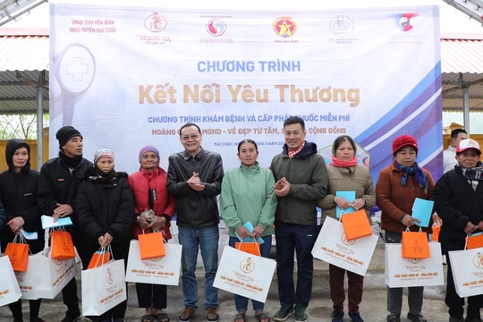 Trung tâm Truyền thông Tài nguyên và Môi trường chung tay chăm sóc sức khoẻ người dân xã Thành Sơn