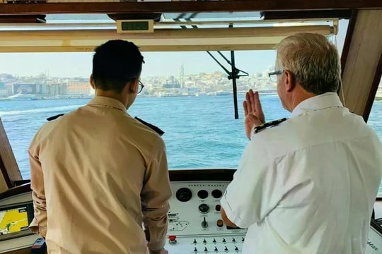 Singapore unveils digital platform to train maritime workforce