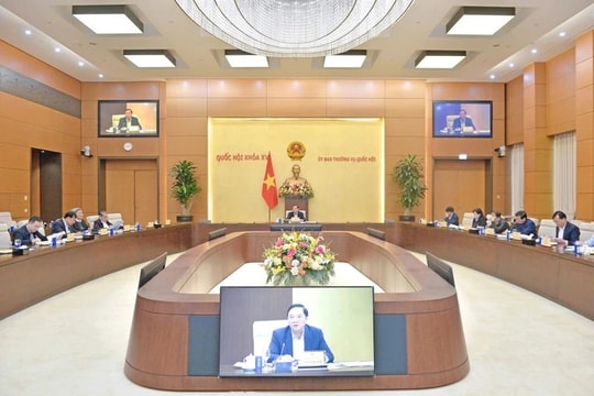 Phó Chủ tịch Quốc hội Nguyễn Khắc Định chủ trì họp giao ban giữa Lãnh đạo Quốc hội với Thường trực các cơ quan của Quốc hội 