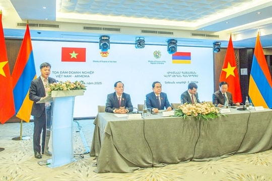 National Assembly Chairman attends Vietnam - Armenia Business Forum in Yerevan