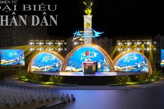 Phân luồng giao thông khu vực Tượng đài chiến thắng Buôn Ma Thuột phục vụ cầu truyền hình “Bản trường ca hòa bình”