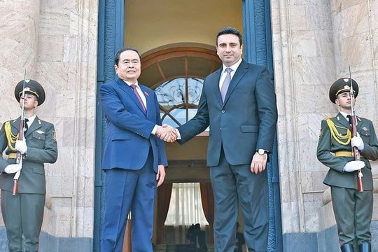 Vietnam, Armenia foster traditional ties in Yerevan talks
