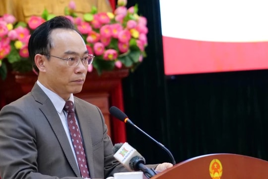 Thứ trưởng Bộ GD-ĐT giải thích cách quy đổi điểm xét tuyển đại học 2025 đang gây tranh luận