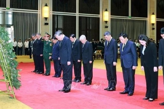 Tổng Bí thư Tô Lâm viếng đồng chí Khamtay Siphandone