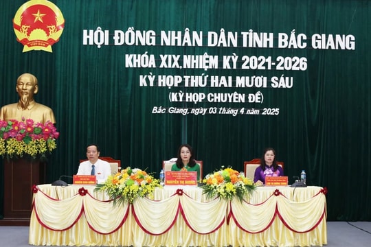 Thông qua 14 nghị quyết quan trọng