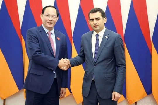NA Vice Chairman Tran Quang Phuong meets with Deputy Speaker of the Armenian National Assembly 