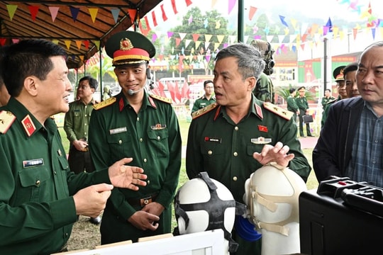 Đoàn khảo sát của Ủy ban Quốc phòng, An ninh và Đối ngoại làm việc với Binh chủng Hóa học