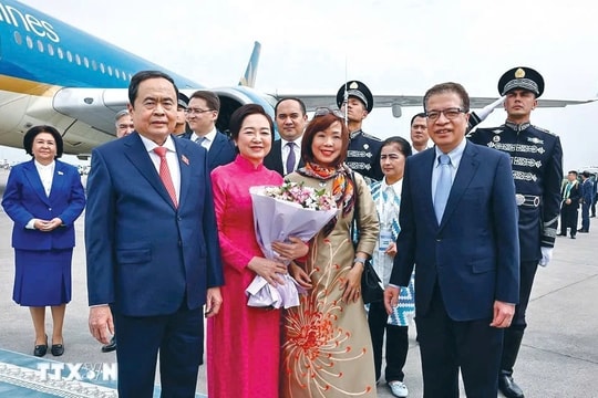 NA leader arrives in Tashkent for attendance at IPU-150, official visit to Uzbekistan