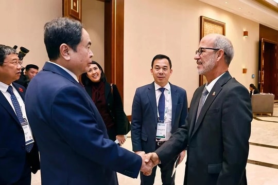 IPU-150: Vietnamese NA Chairman meets Cuban legislator