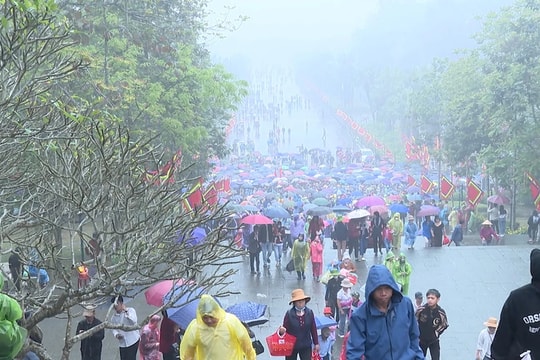 Đồng bào cả nước hướng về Giỗ Tổ