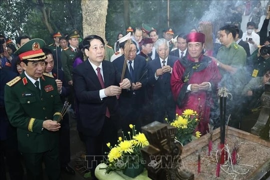 Chủ tịch nước Lương Cường dâng hương Giỗ Tổ Hùng Vương