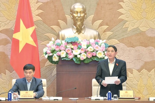 Phó Chủ tịch Quốc hội Nguyễn Đức Hải và Phó Chủ tịch Quốc hội Vũ Hồng Thanh làm việc với Thường trực Ủy ban Kinh tế và Tài chính 
