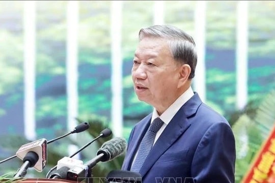 Cùng vun đắp, phát huy truyền thống sức mạnh đại đoàn kết toàn dân tộc và những giá trị tốt đẹp của văn hóa, con người Việt Nam, đưa đất nước ta ngày càng phát triển