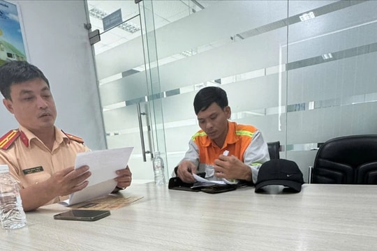 2 lần vượt đèn đỏ, tài xế bị phạt tiền, trừ điểm giấy phép lái xe