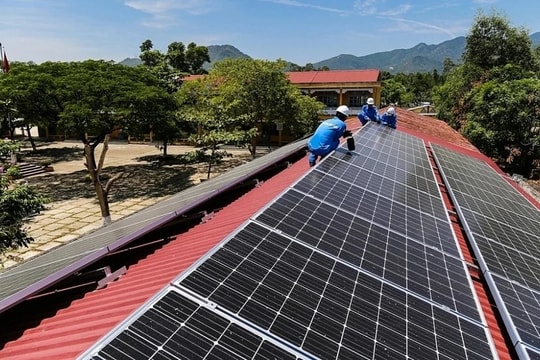 Tăng lượng bán điện mặt trời mái nhà để khuyến khích đầu tư