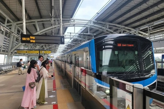 Tuyến đường sắt đô thị số 1 tăng lên 240 chuyến/ngày phục vụ người dân dịp lễ 30.4