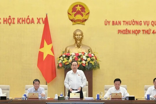 Khai mạc phiên họp thứ 44 của Ủy ban Thường vụ Quốc hội