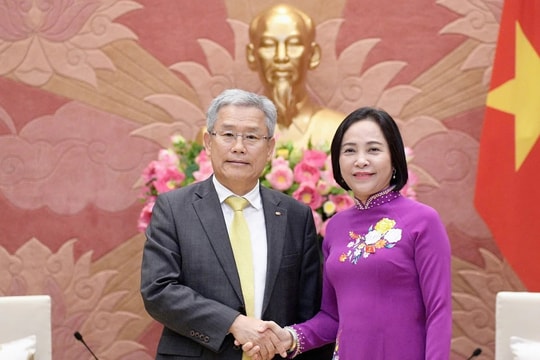 Phó Chủ tịch Quốc hội Nguyễn Thị Thanh tiếp Chủ tịch kiêm Tổng Giám đốc Tập đoàn Điện lực Hàn Quốc