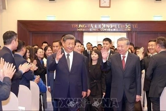 Lãnh đạo Đảng, Nhà nước Việt Nam - Trung Quốc dự Liên hoan giao lưu hữu nghị nhân dân hai nước