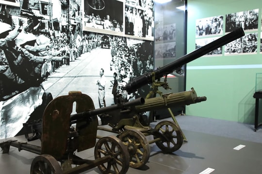 Nhiều hình ảnh, tài liệu, hiện vật trưng bày tại triển lãm “Bản hùng ca mùa Xuân đại thắng”