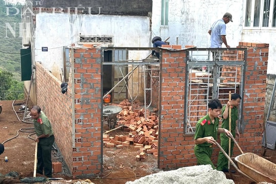 Tuổi trẻ Công an Đắk Nông chung tay xóa nhà tạm, nhà dột nát