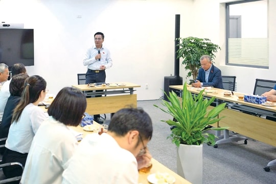 Đoàn khảo sát của Ủy ban Quốc phòng, An ninh và Đối ngoại làm việc với Công ty CP chứng khoán VNDirect