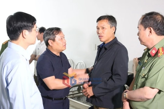 Bí thư Tỉnh ủy Quảng Ninh Vũ Đại Thắng thăm hỏi, động viên người nhà chiến sĩ công an hi sinh khi làm nhiệm vụ