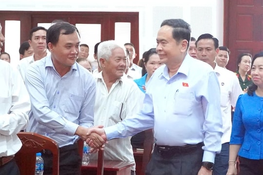 Chủ tịch Quốc hội Trần Thanh Mẫn tiếp xúc cử tri tại tỉnh Hậu Giang 